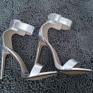 Delicious silver sandals